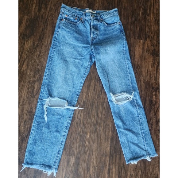 LEVI  Women's 501 Wedgie Straight Distressed Jeans 25 Jrs Denim Button Fly - Picture 1 of 8